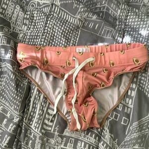 MEN’s Von Brief swim bikini in size Medium (30-32)